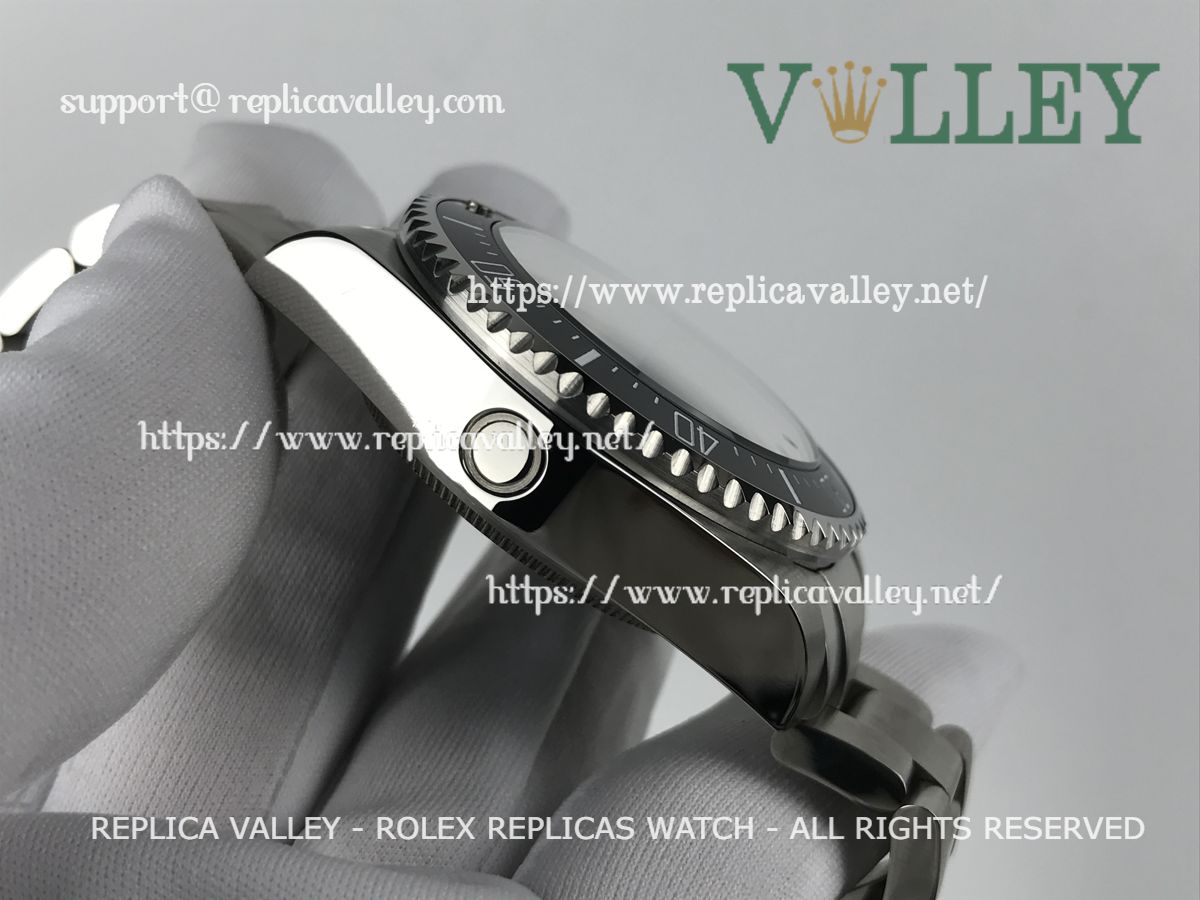 SD002 Rolex Sea-Dweller 126660 Black Dial