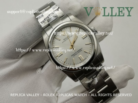 OP36007 Rolex Oyster Perpetual 126000 Silver Dial